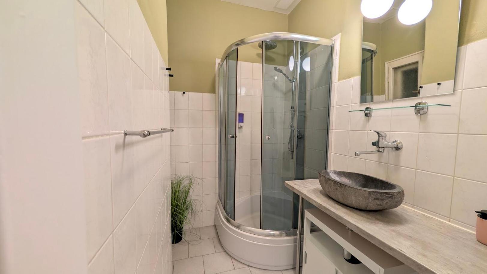 Flat In Zizkov -104- Apartamento Praga
